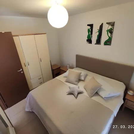 Apartman Antonela With Free Garage Parking Apartament
