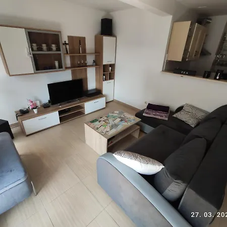 Apartment Antonela With Free Garage Parking *